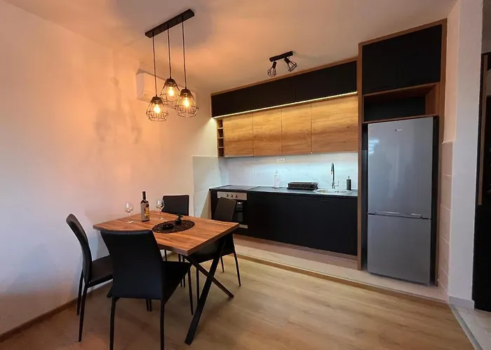 Masa Apartament Ruma